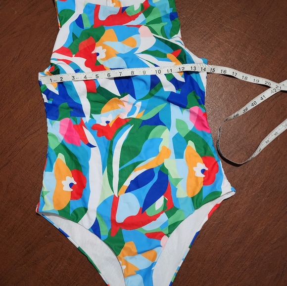 NWOT ... Vibrant Floral One Piece Swimsuit - Picture 2 of 8
